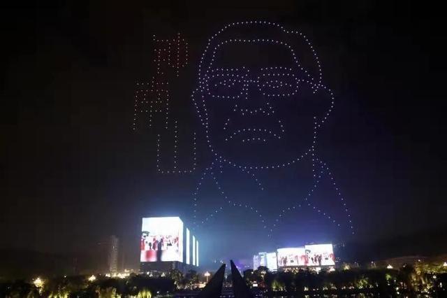 夜空中最亮的星！廣州1200架無(wú)人機(jī)致敬人才(圖1)