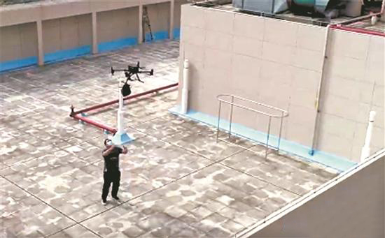 無人機(jī)空投藥品助力疫情防控(圖1)