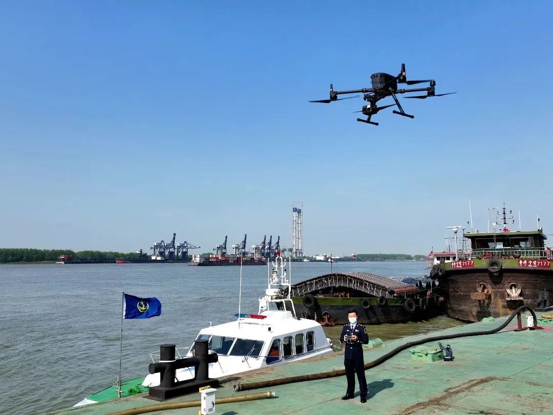 首飛成功！長江南京段實(shí)現(xiàn)無人機(jī)巡檢常態(tài)化 (圖1)