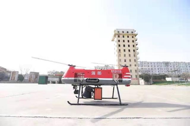 旋翼無人機(jī)實(shí)現(xiàn)了在百米以上高層建筑滅火(圖6)