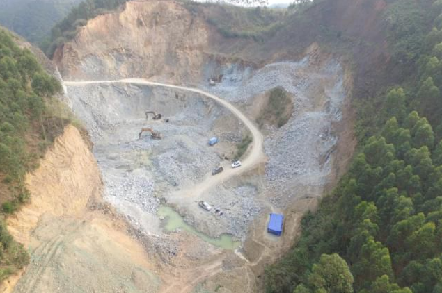 佛山某公司涉嫌非法采礦 無人機(jī)協(xié)助辦案取證(圖1) 佛山某公司涉嫌非法采礦 無人機(jī)協(xié)助辦案取證(圖1)